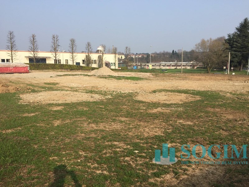 Terreno edificabile in Vendita a Cantù, 650'000€, 3700 m²
