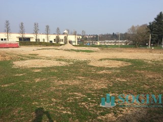Terreno edificabile in Vendita a Cantù, 650'000€, 3700 m²