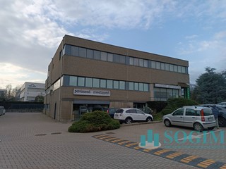 Immobile commerciale in Vendita a Villa Guardia, 245'000€, 450 m²