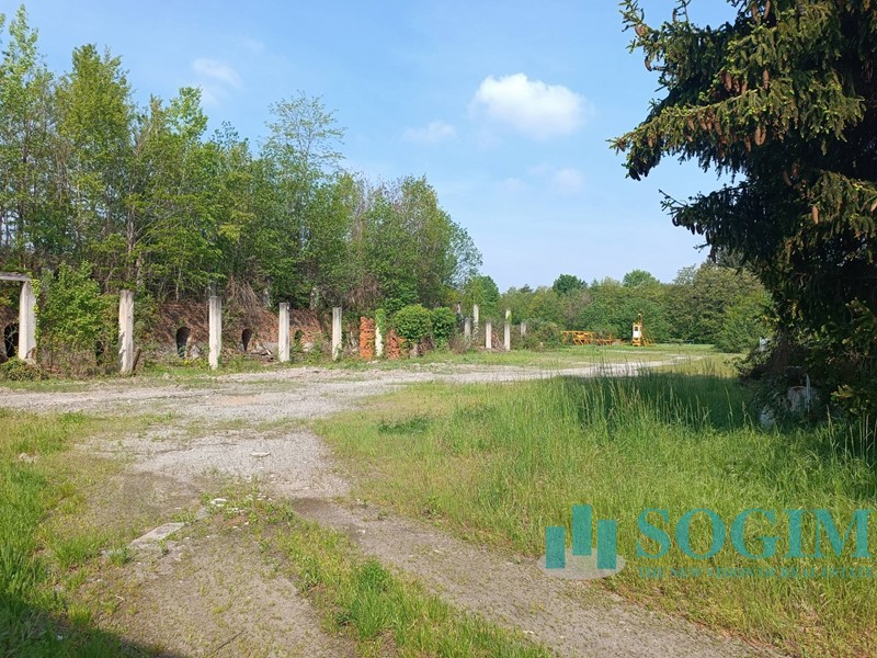 Terreno industriale in Vendita a Oltrona di San Mamette, 2'000'000€, 25000 m²