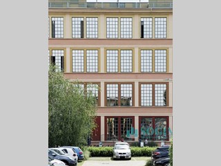 Ufficio in Affitto a Como, 600 m²