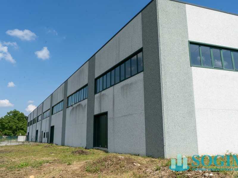 Capannone in Vendita a Solbiate con Cagno, 200'000€, 195 m²