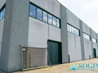 Capannone in Vendita a Solbiate con Cagno, 245'000€, 245 m²