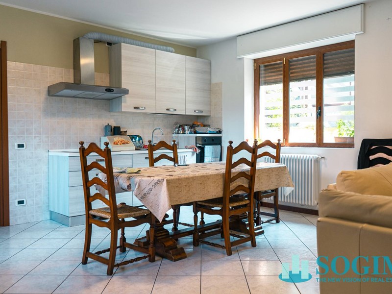 Trilocale in Vendita a Figino Serenza, 147'000€, 95 m²