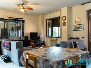 Trilocale in Vendita a Figino Serenza, 135'000€, 95 m²