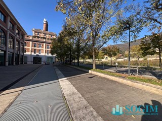 Immobile commerciale in Affitto a Brescia, 5'833€, 420 m²