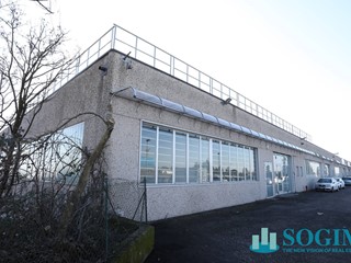Capannone in Vendita a Mozzate, 380'000€, 1080 m²