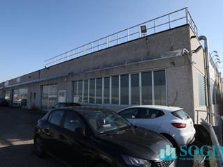 Capannone in Affitto a Mozzate, 3'500€, 1080 m²