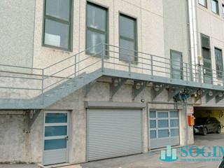 Capannone in Vendita a Bulgarograsso, 330'000€, 503 m²