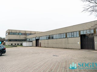 Capannone in Affitto a Lurate Caccivio, 10'500€, 2855 m²