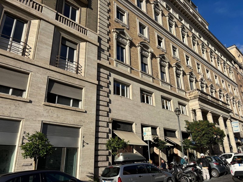 Ufficio in Affitto a Roma, 26'000&euro;, 601 m²