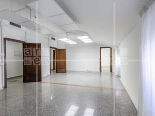 Ufficio in Affitto a Roma, 179'166&euro;, 6100 m²