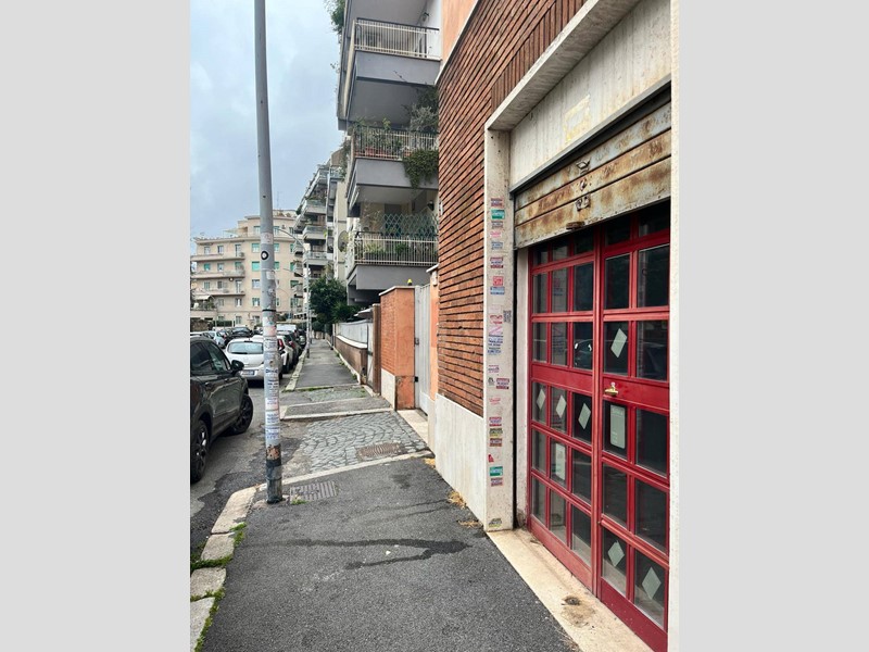 Immobile commerciale in Vendita a Roma, 78'000€, 30 m²