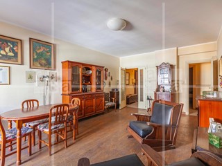 Trilocale in Vendita a Roma, 315'000&euro;, 105 m²