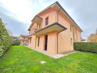 Casa Semi Indipendente in Vendita a San Possidonio, 269'000€, 180 m²