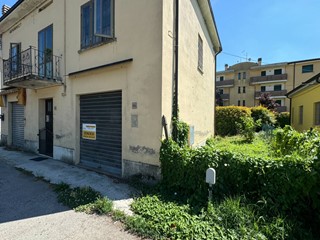 Negozio in Vendita a Mirandola, 30'000€, 33 m²