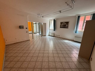 Ufficio in Vendita a Mirandola, 80'000€, 80 m²