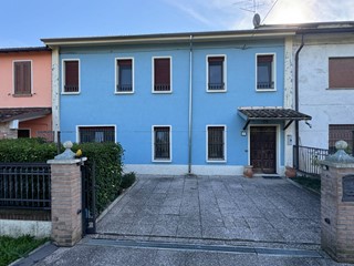 Casa Semi Indipendente in Vendita a Finale Emilia, 119'500€, 125 m²