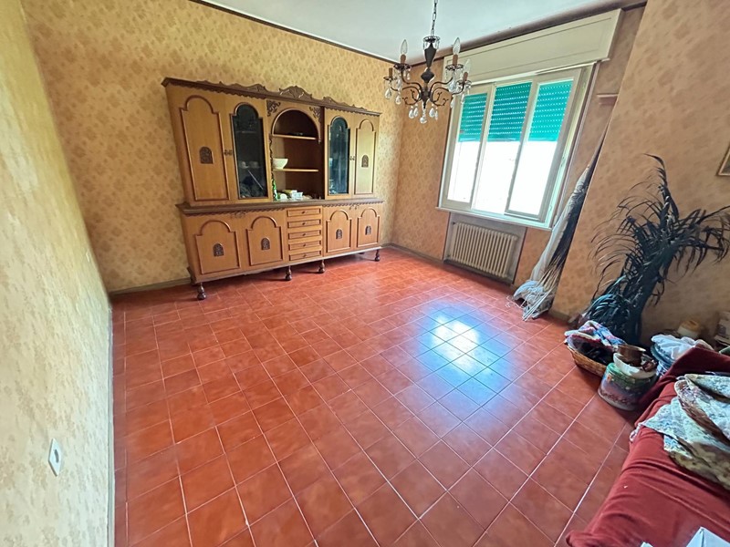 Casa Semi Indipendente in Vendita a San Giovanni del Dosso, 95'000&euro;, 200 m²