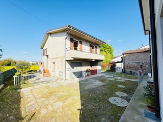 Villa in Vendita a San Giacomo delle Segnate, 80'000&euro;, 100 m²