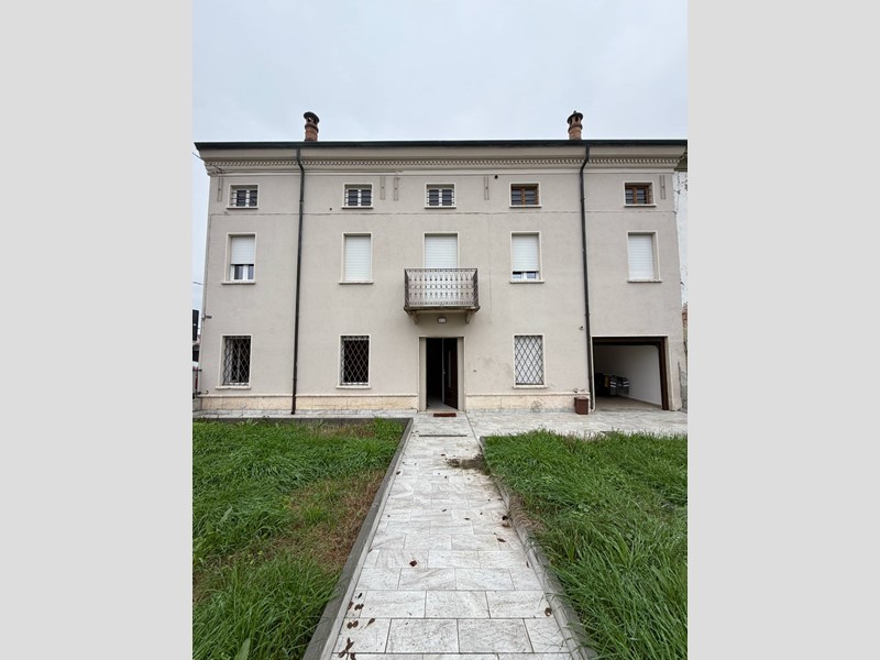 Casa Semi Indipendente in Vendita a Borgo Mantovano, 117'000&euro;, 226 m²