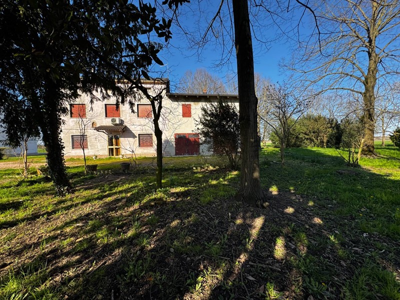 Casa Indipendente in Vendita a San Felice sul Panaro, 159'000€, 183 m²