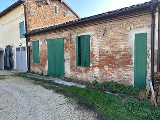 Immobile commerciale in Vendita a Concordia sulla Secchia, 12'000€, 56 m²