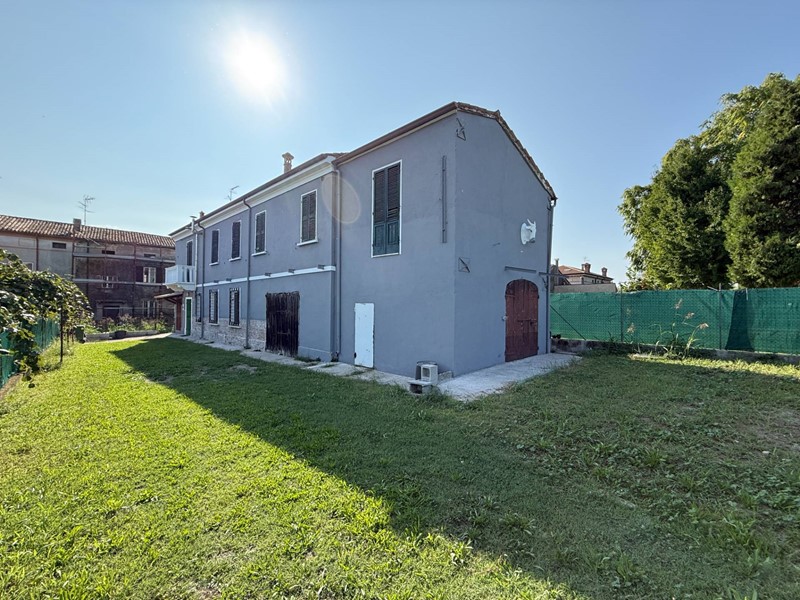 Bilocale in Vendita a Borgocarbonara, 30'000&euro;, 60 m²