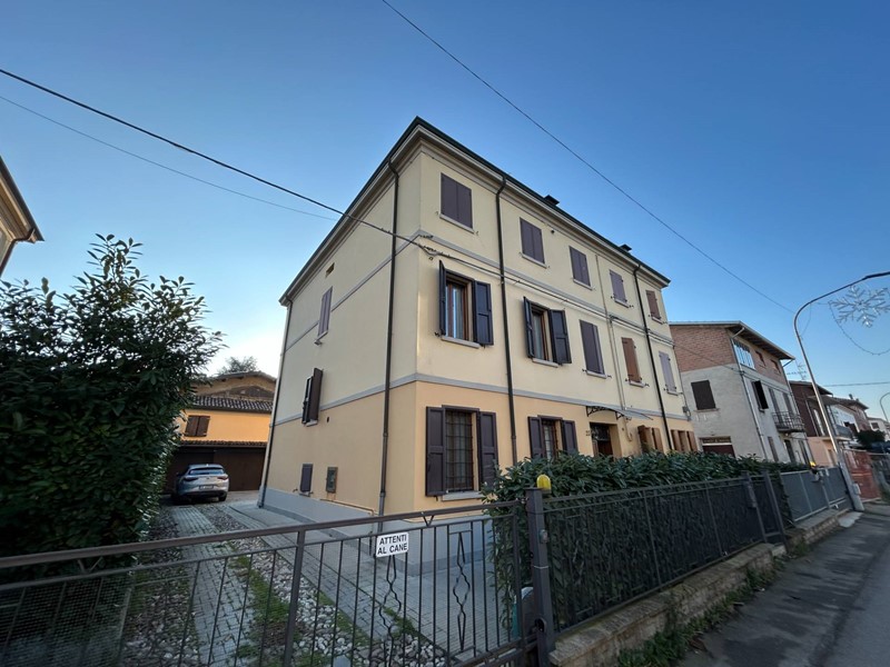 Casa Semi Indipendente in Vendita a Cavezzo, 240'000€, 200 m²