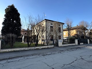 Villa in Vendita a Mirandola, 443'000€, 260 m²