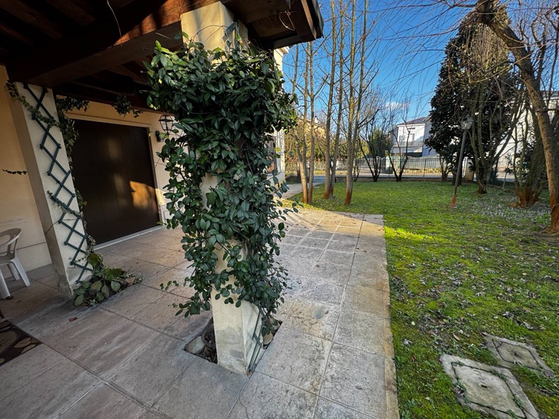 Quadrilocale in Vendita a Mirandola, 235'000€, 130 m²