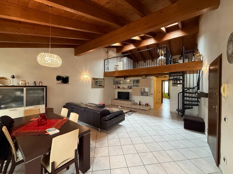 Quadrilocale in Vendita a Schivenoglia, 124'000&euro;, 136 m²