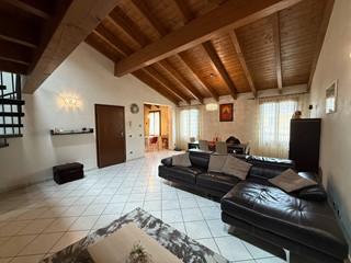 Quadrilocale in Vendita a Schivenoglia, 124'000&euro;, 136 m²