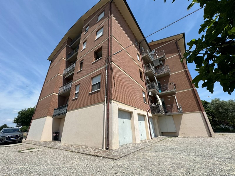 Quadrilocale in Vendita a San Felice sul Panaro, 105'000€, 85 m²