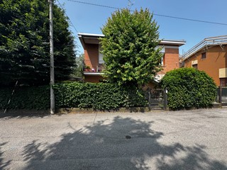Villa in Vendita a Mirandola, 290'000€, 170 m²