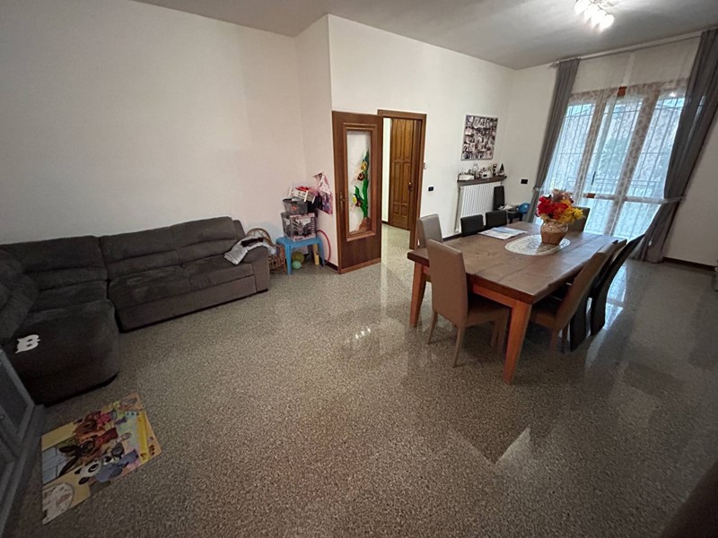 Casa Semi Indipendente in Vendita a Mirandola, 170'000€, 150 m²