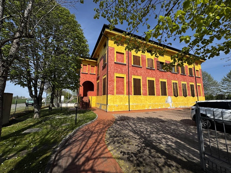 Trilocale in Vendita a San Prospero, 97'000€, 80 m²