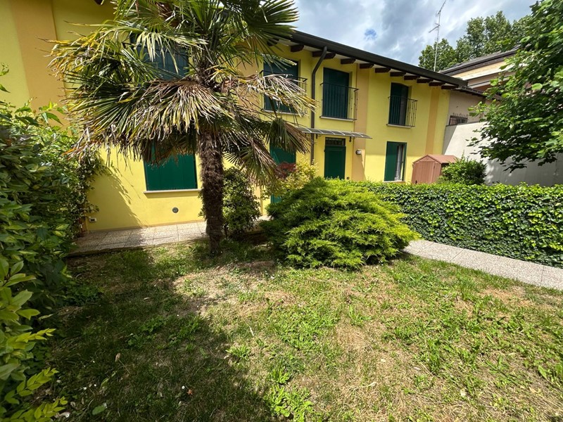 Villetta a schiera in Vendita a Mirandola, 165'000€, 80 m²