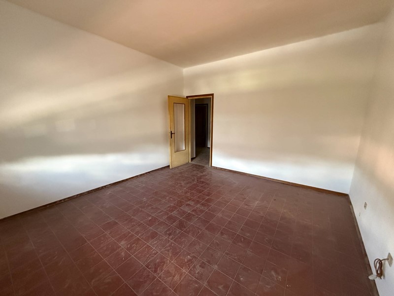 Appartamento in Vendita a Poggio Rusco, 70'000&euro;, 123 m²