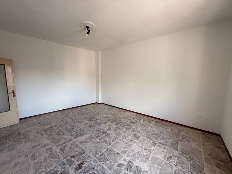 Bilocale in Vendita a Poggio Rusco, 56'000&euro;, 78 m²