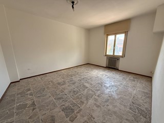 Bilocale in Vendita a Poggio Rusco, 56'000&euro;, 78 m²