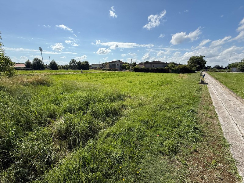 Terreno edificabile in Vendita a Magnacavallo, 33000 m²