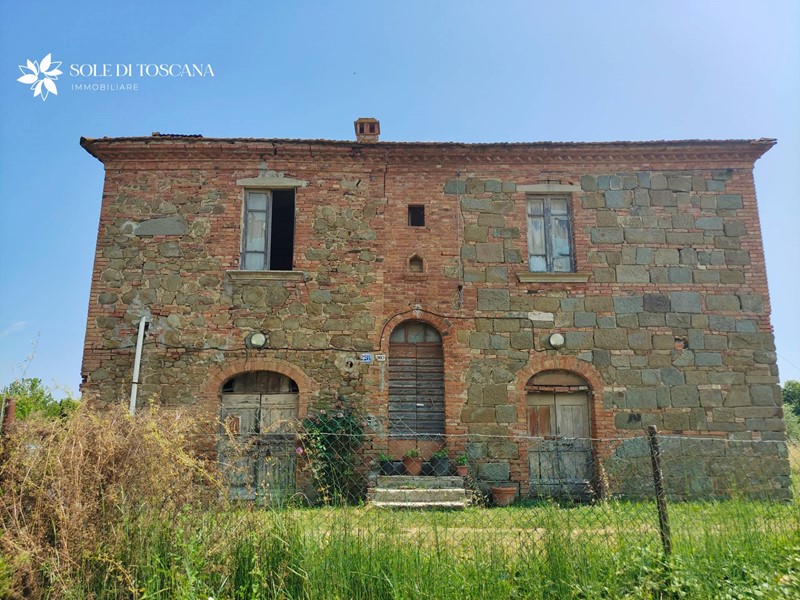Rustico in Vendita a Sinalunga, 160'000€, 370 m²