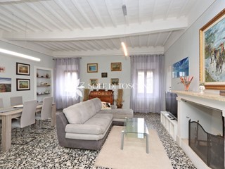 Appartamento in Vendita a Torrita di Siena, 380 m²