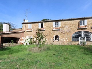 Rustico in Vendita a Trequanda, 340'000€, 296 m²