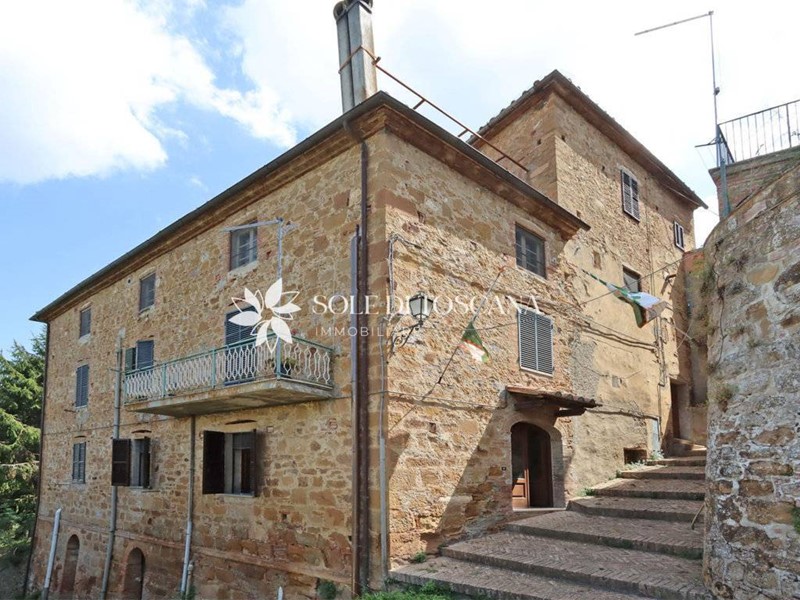 Appartamento in Vendita a Montalcino, 260'000€, 210 m²