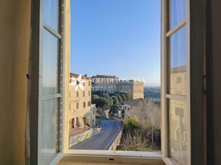 Attico in Vendita a Montalcino, 145'000€, 126 m²