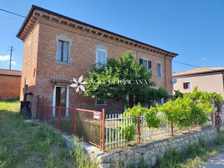 Casa Indipendente in Vendita a Montepulciano, 107'000€, 183 m²
