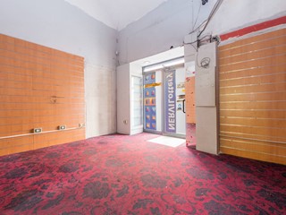 Immobile commerciale in Vendita a Genova, 100'000€, 54 m²