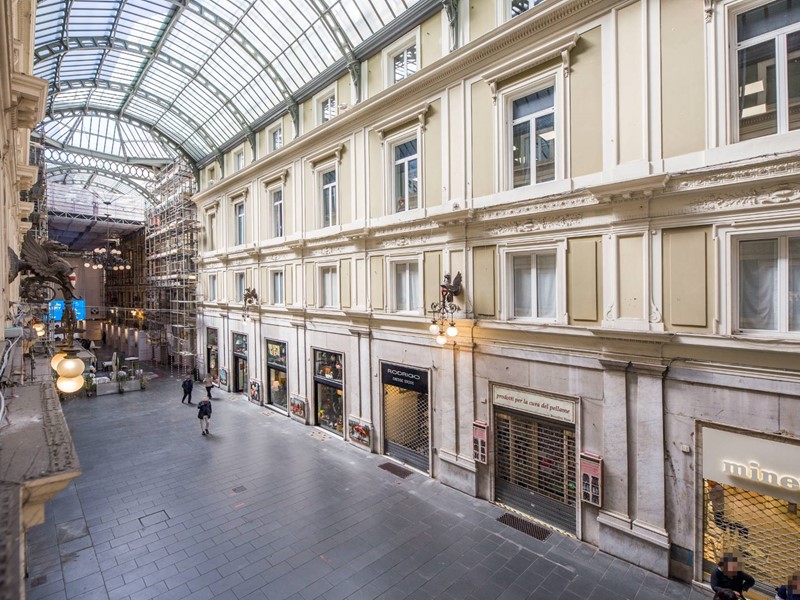 Ufficio in Affitto a Genova, 1'300€, 120 m²